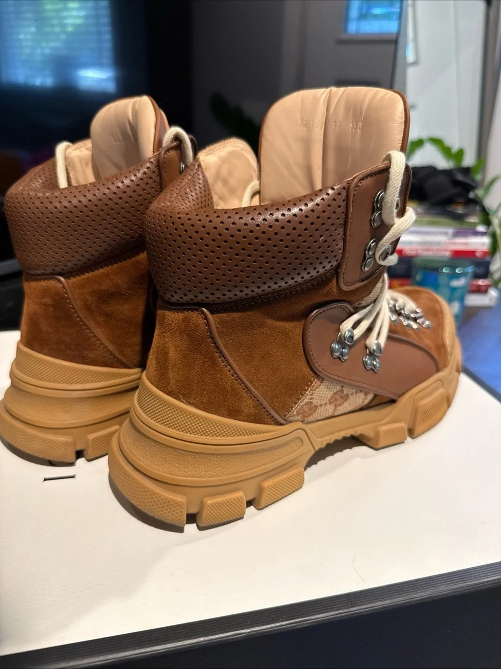 GUCCI GG Monogram Canvas Suede Flashtrek Hiking Boot Tan Brown Sz 8.5